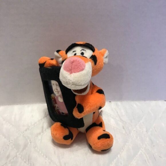 Walt Disney World 5 inch Tigger plush holding picture frame - Picture 1 of 4